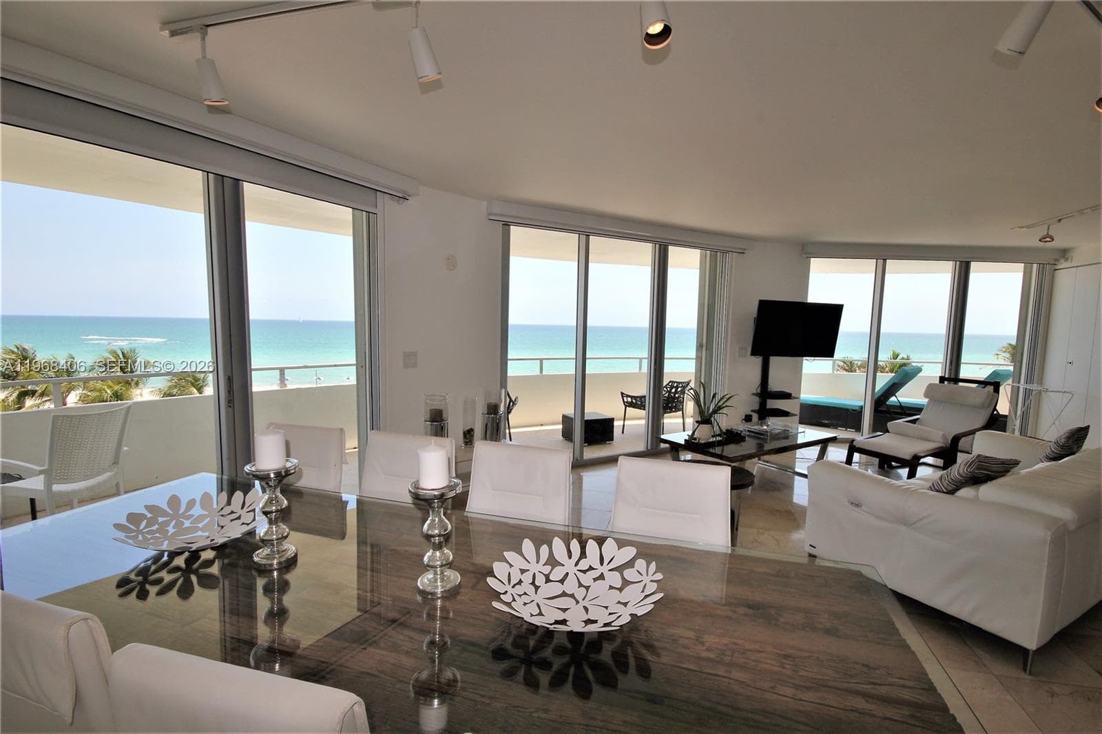 A11968406 — Miami Beach — 4