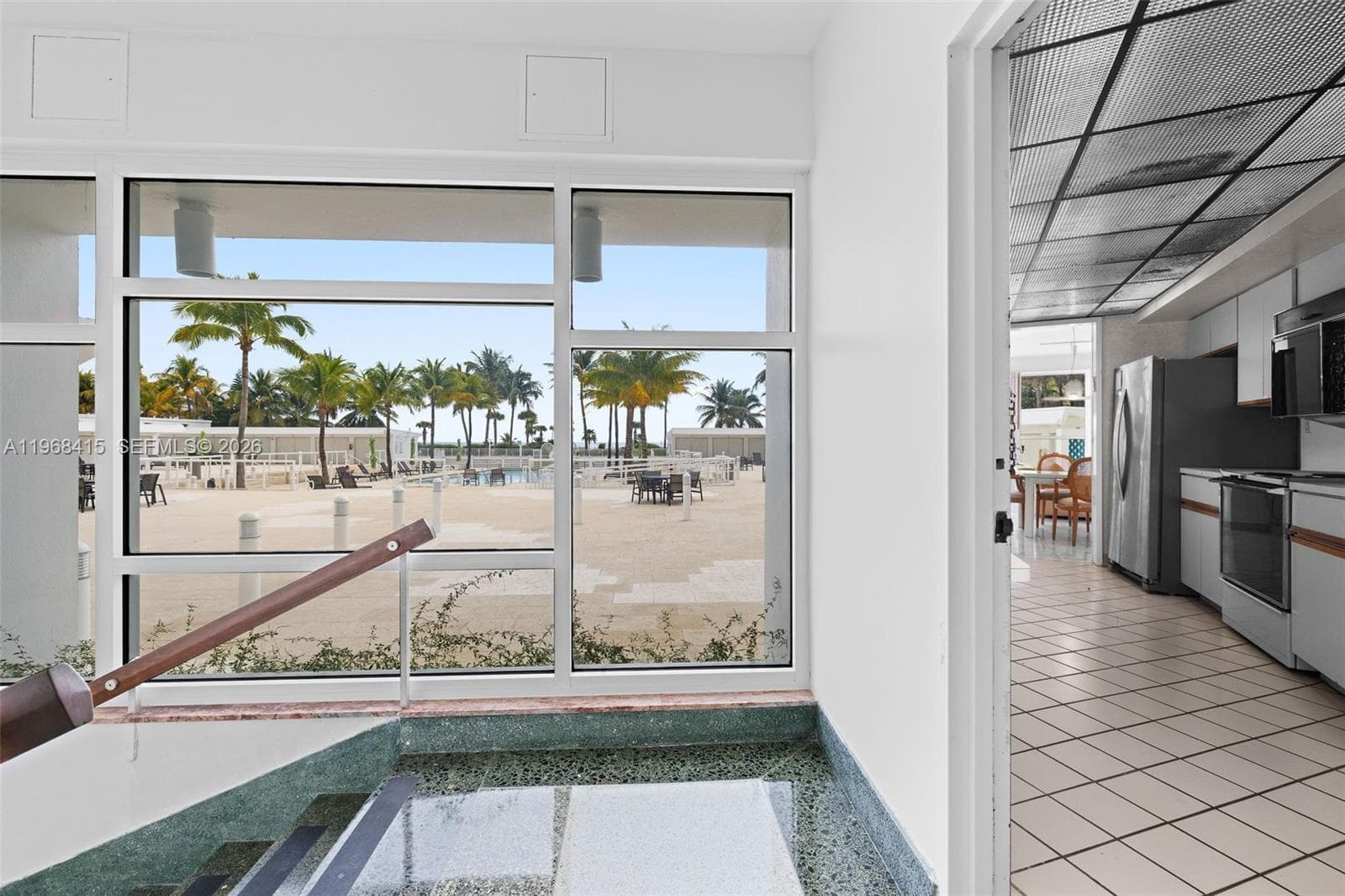A11968415 — Miami Beach — 10