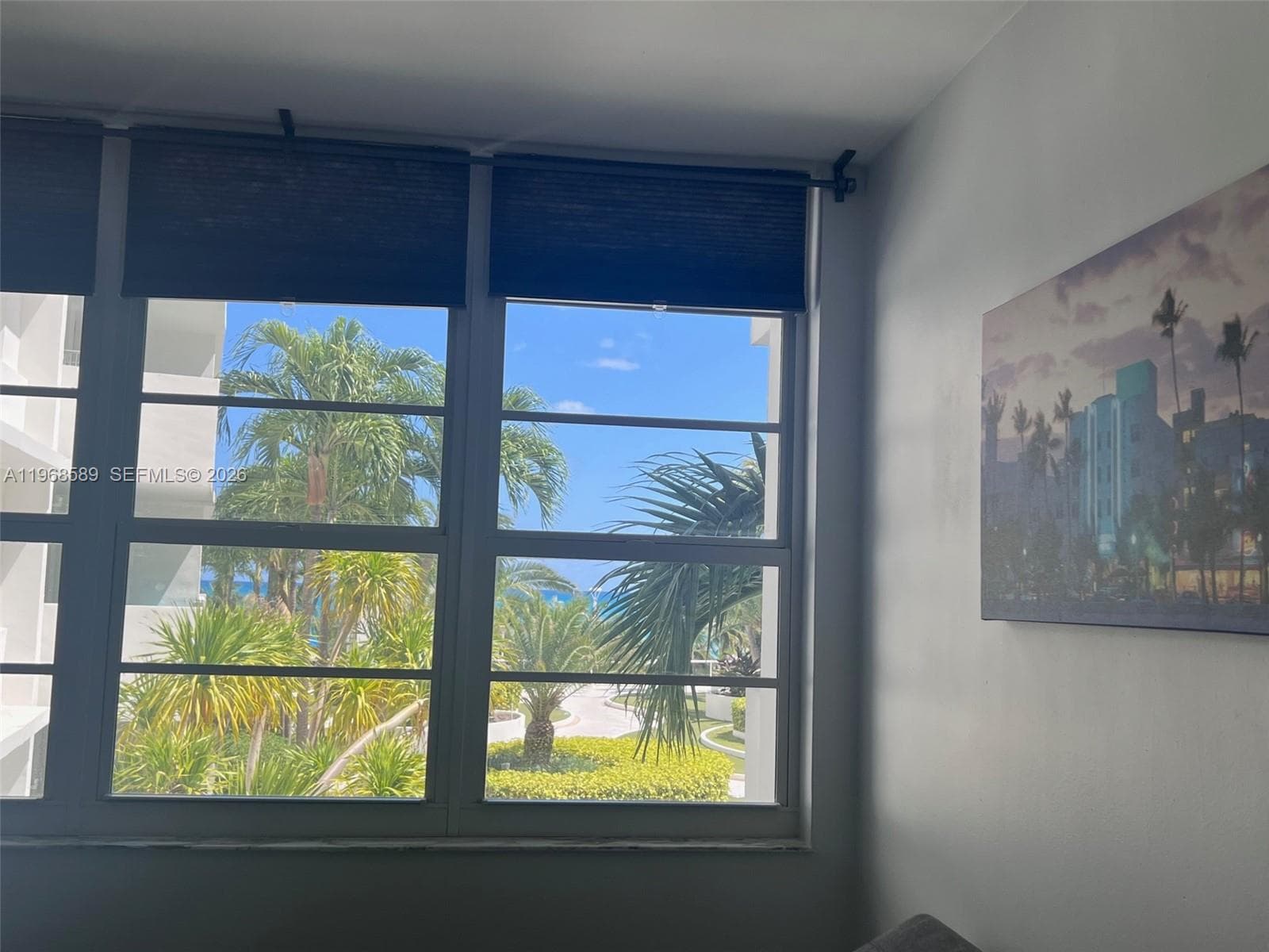 A11968589 — Miami Beach — 16