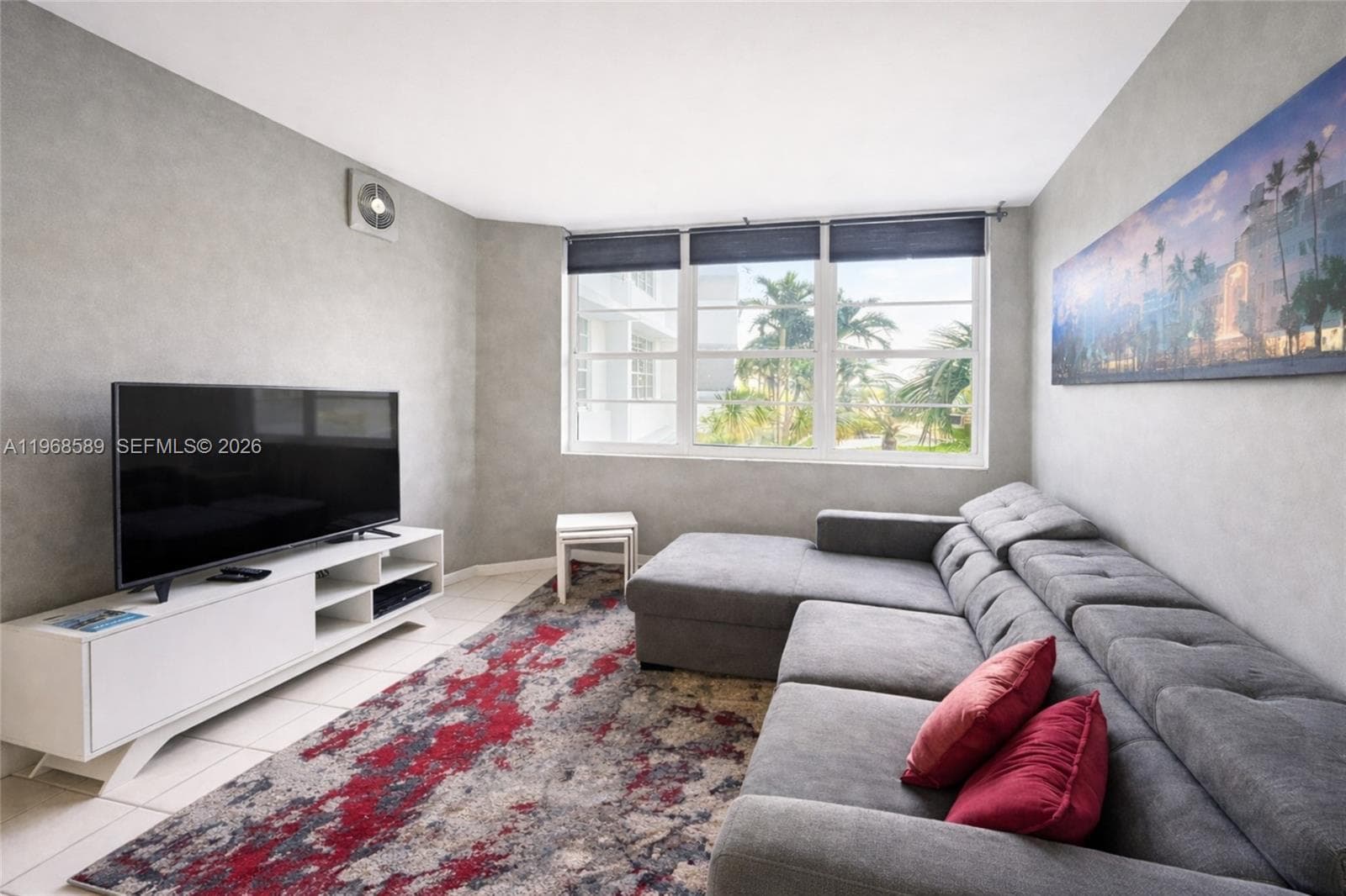 A11968589 — Miami Beach