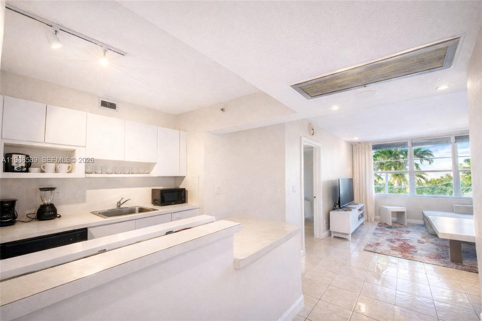A11968589 — Miami Beach — 4