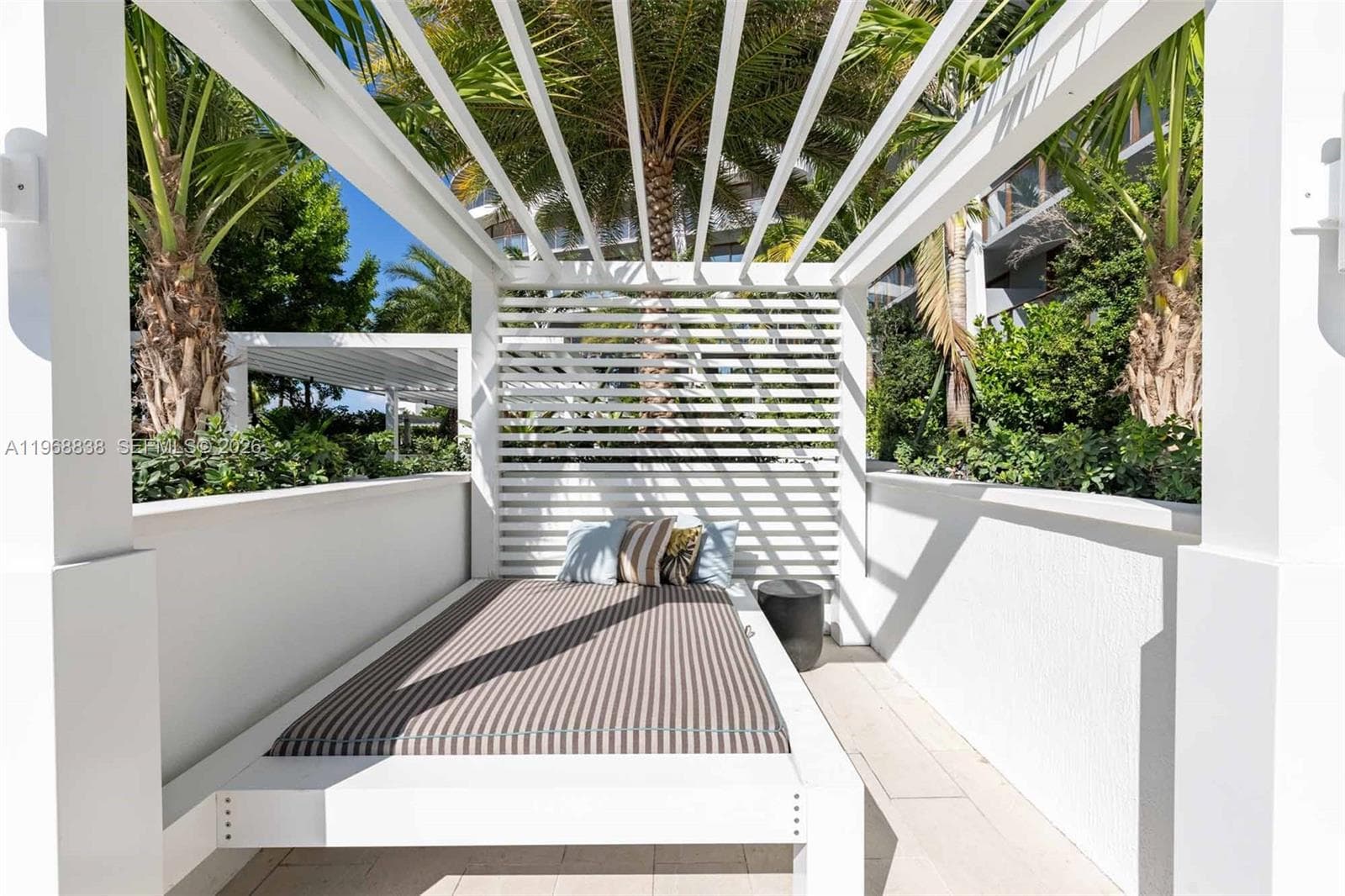 A11968838 — Miami Beach — 9