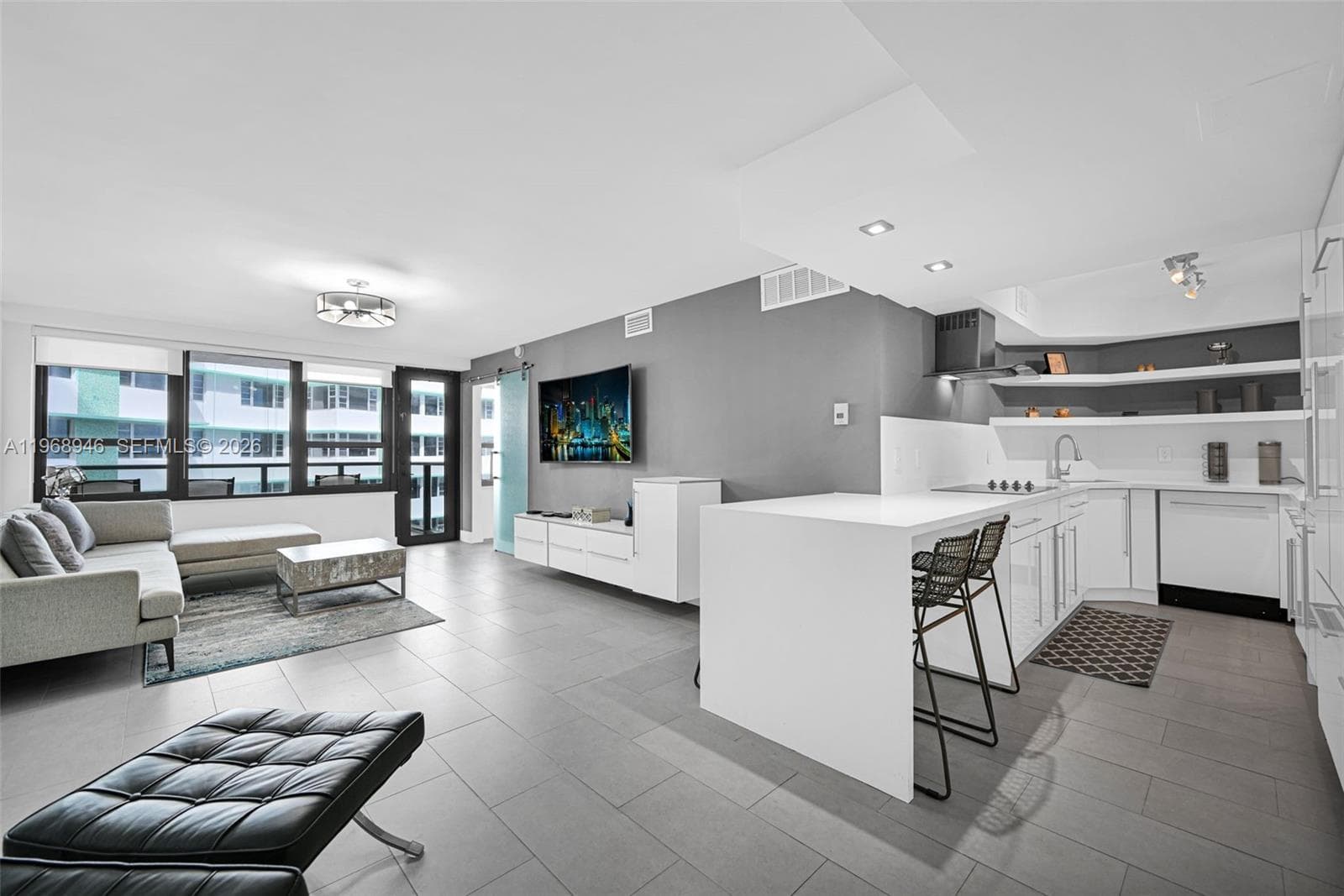 A11968946 — Miami Beach — 2