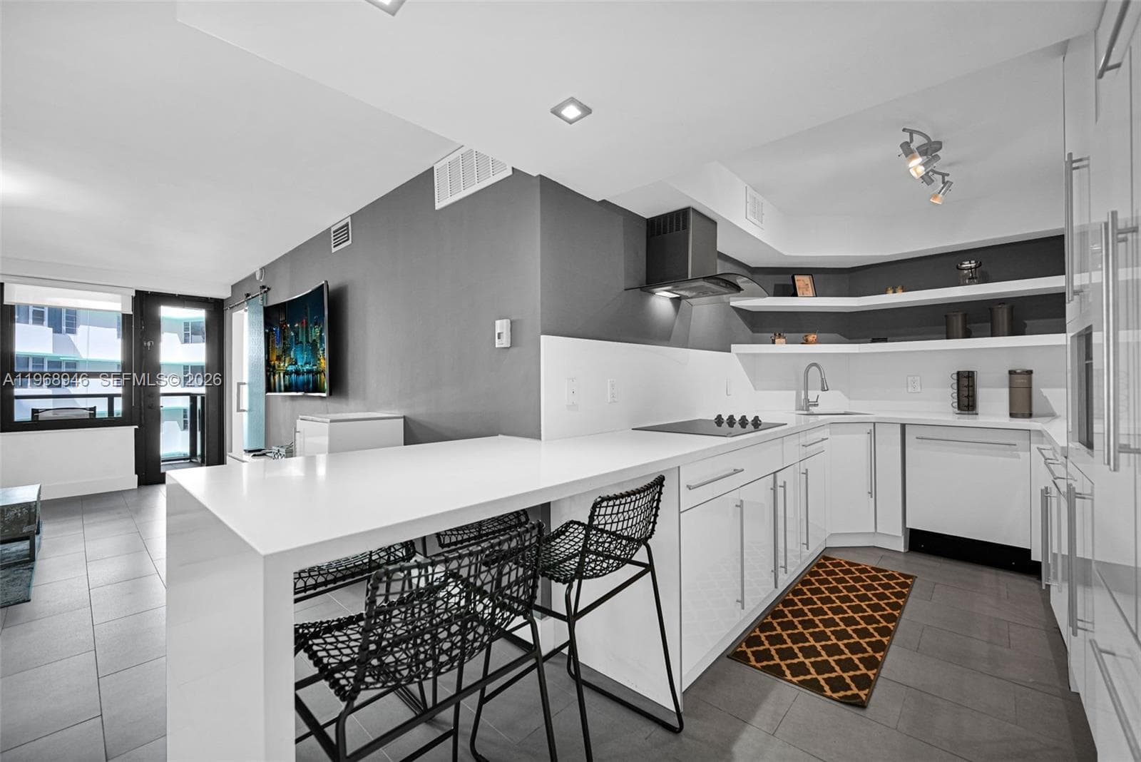A11968946 — Miami Beach — 13