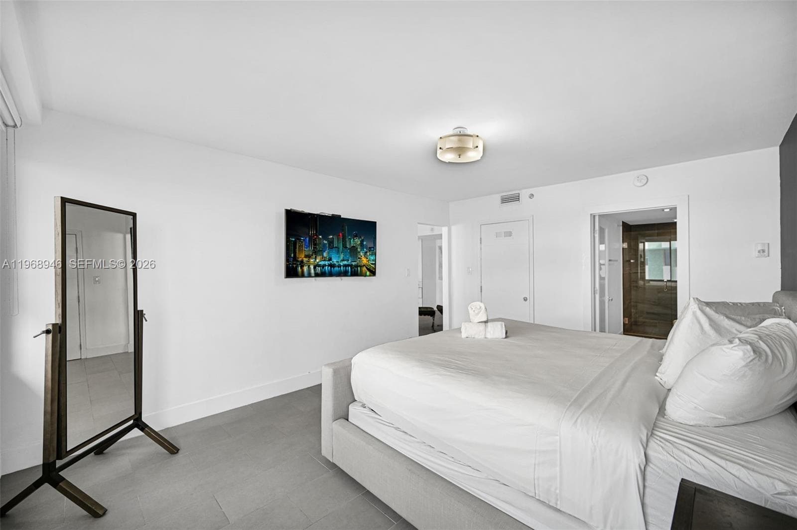 A11968946 — Miami Beach — 30
