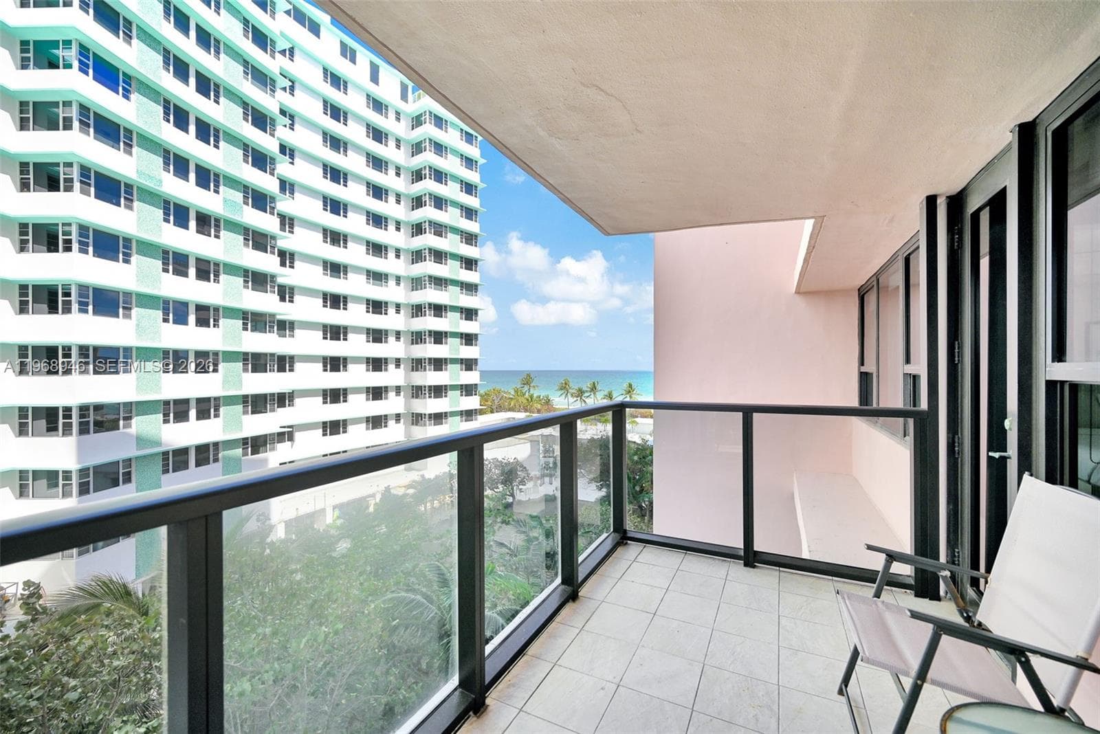 A11968946 — Miami Beach — 34