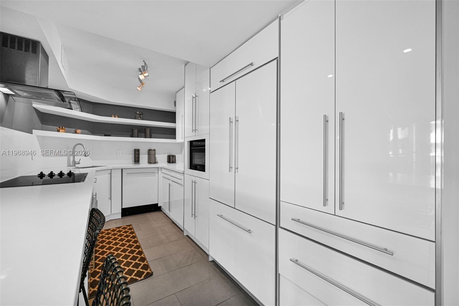 A11968946 — Miami Beach — 14