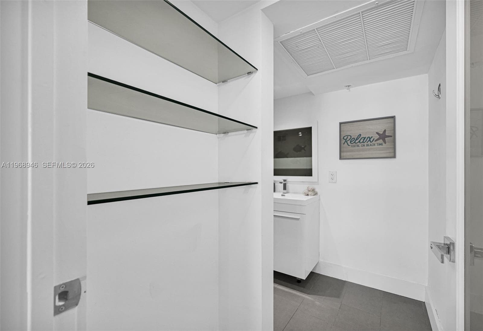 A11968946 — Miami Beach — 29