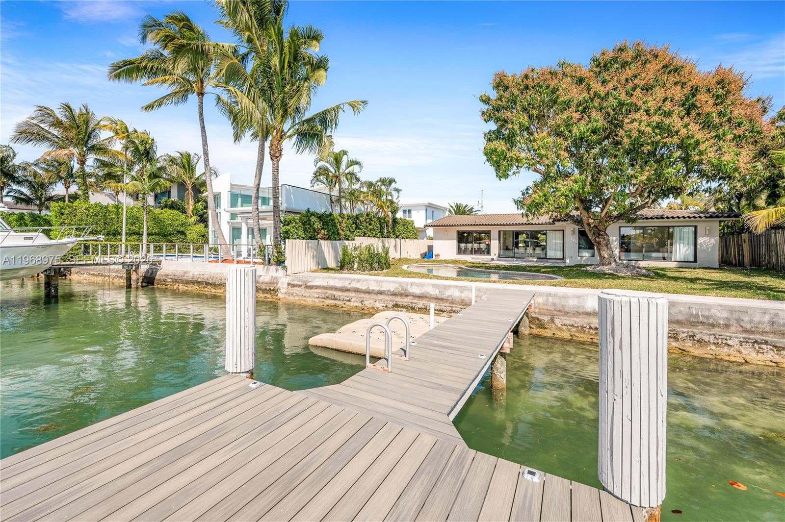 A11968975 — Miami Beach — 42
