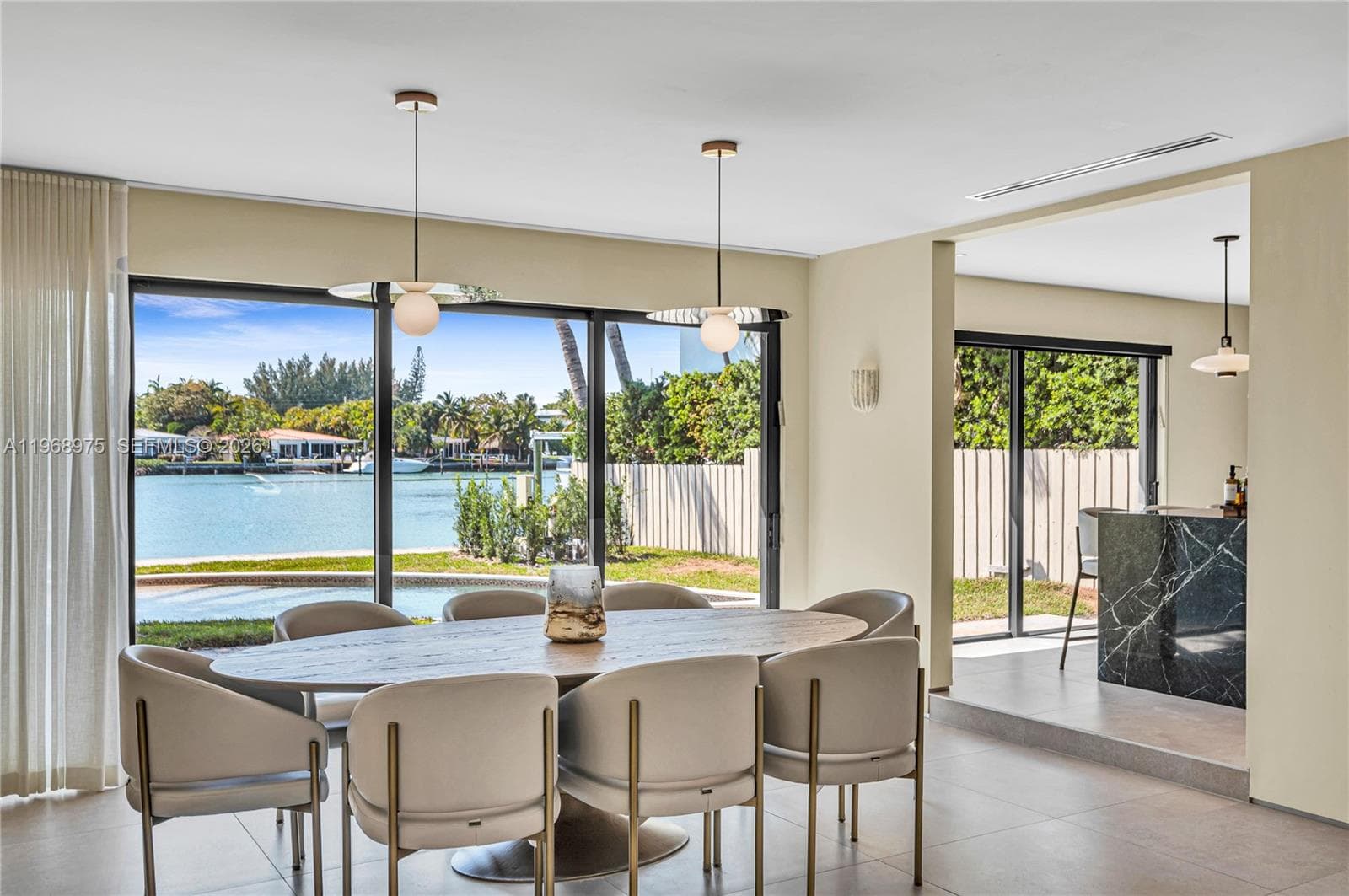 A11968975 — Miami Beach — 13