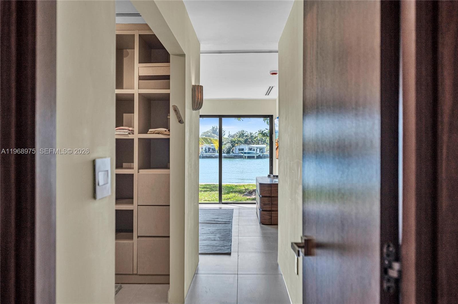 A11968975 — Miami Beach — 19