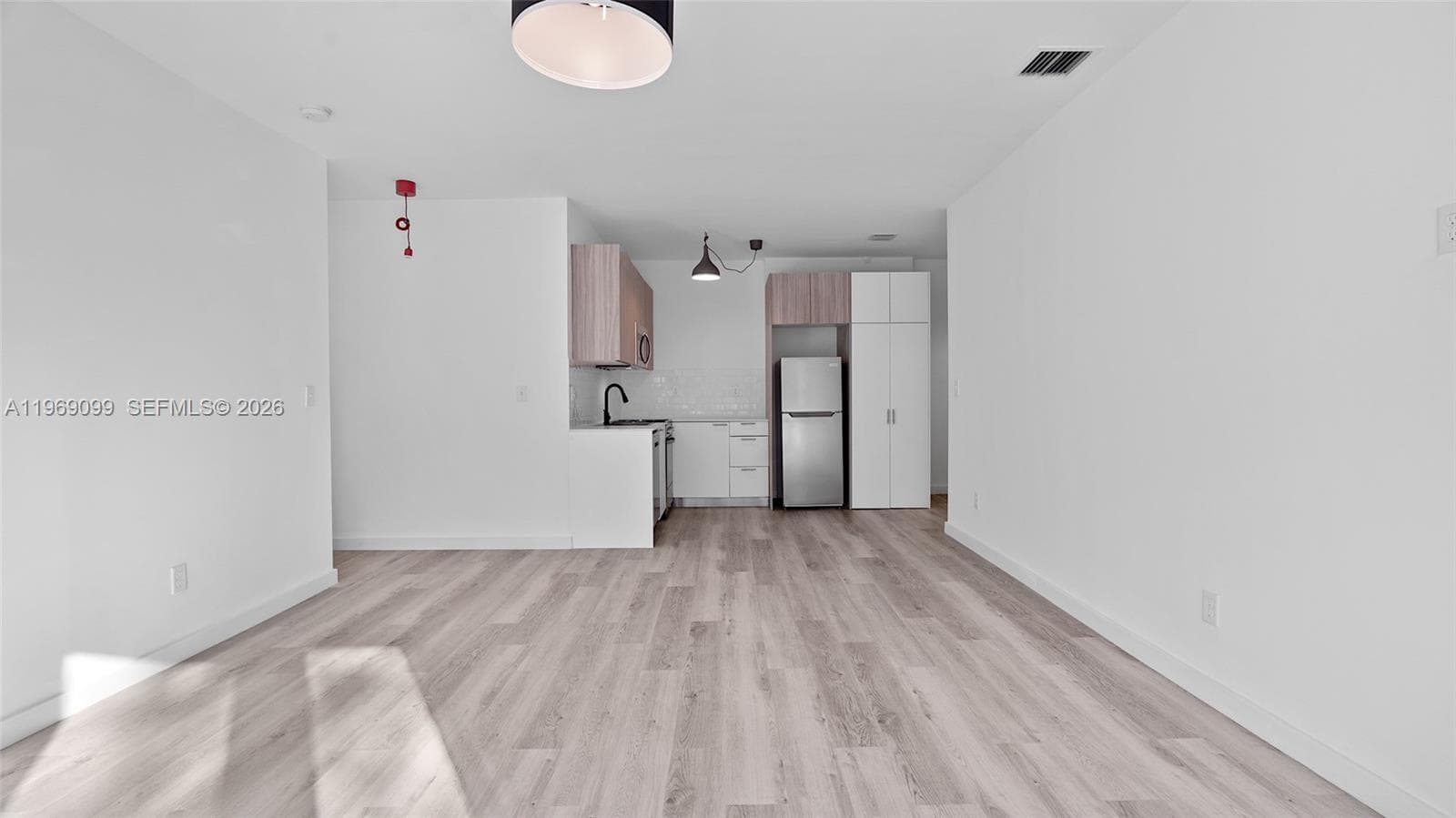 A11969099 — Miami Beach — 27