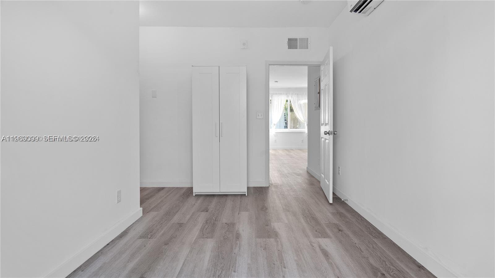 A11969099 — Miami Beach — 96