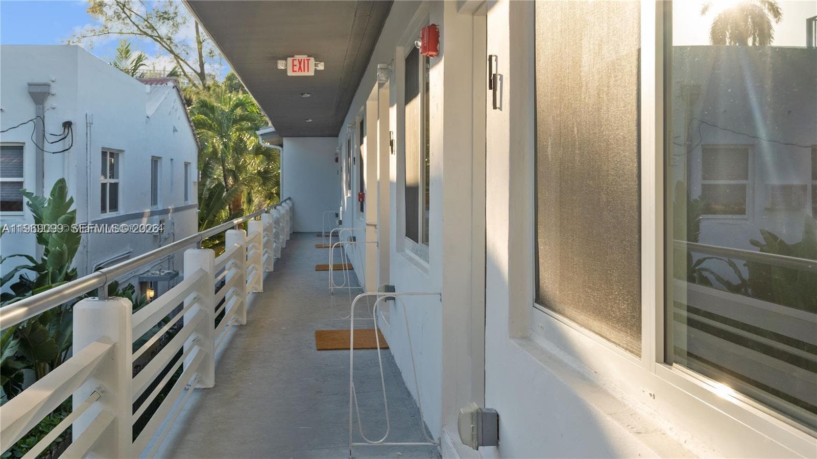 A11969099 — Miami Beach — 75