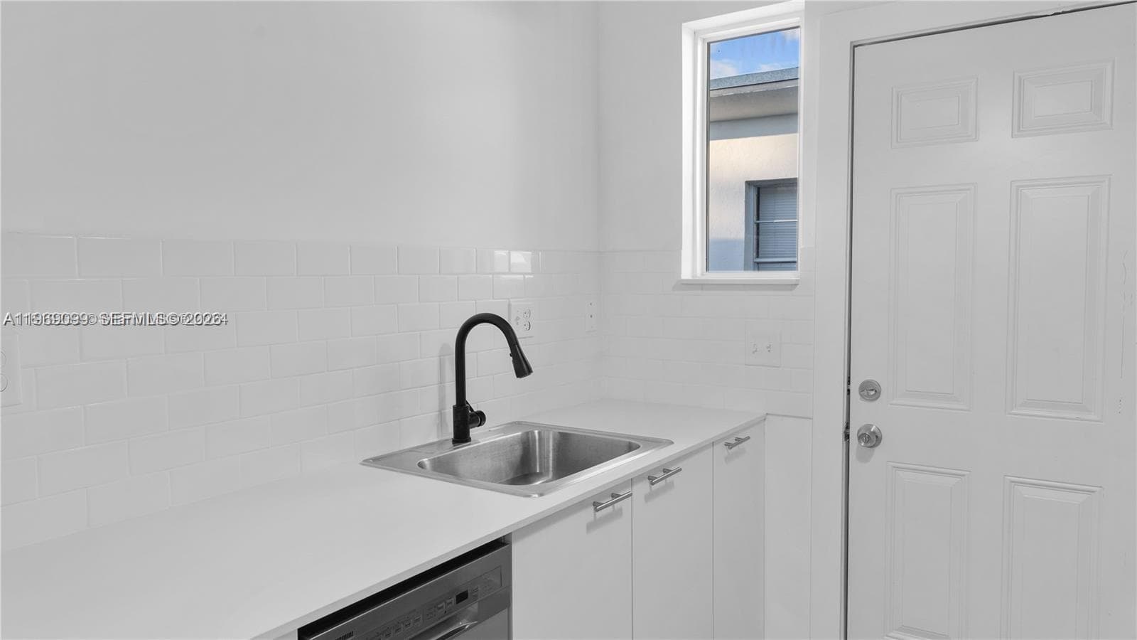 A11969099 — Miami Beach — 89