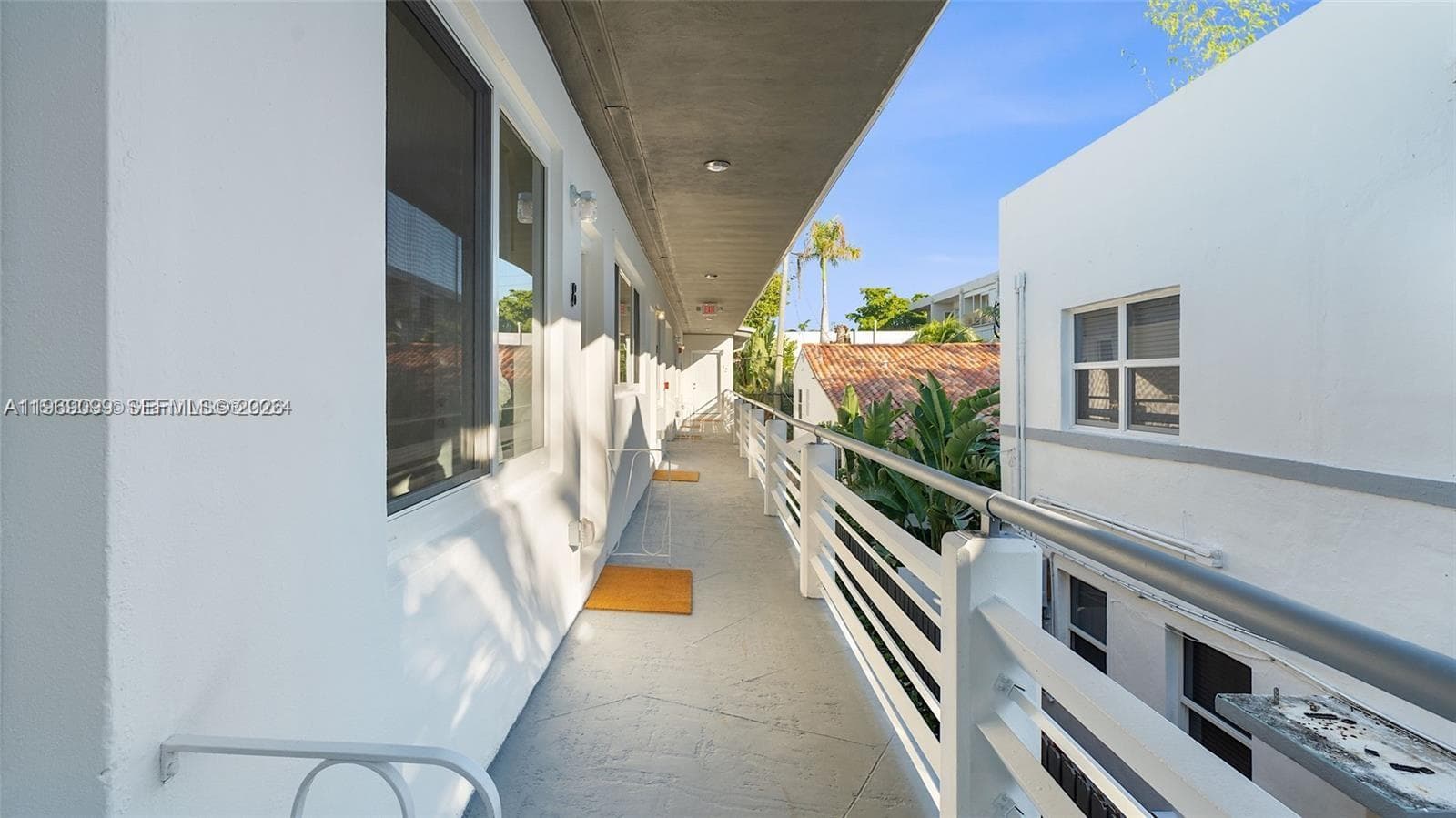 A11969099 — Miami Beach — 33