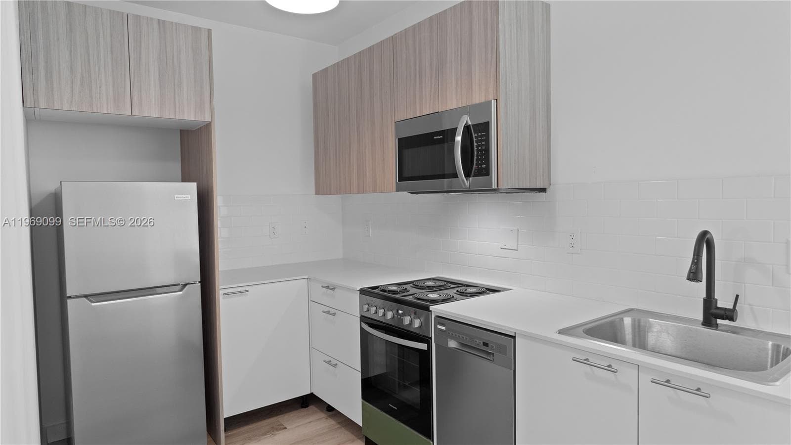A11969099 — Miami Beach — 74