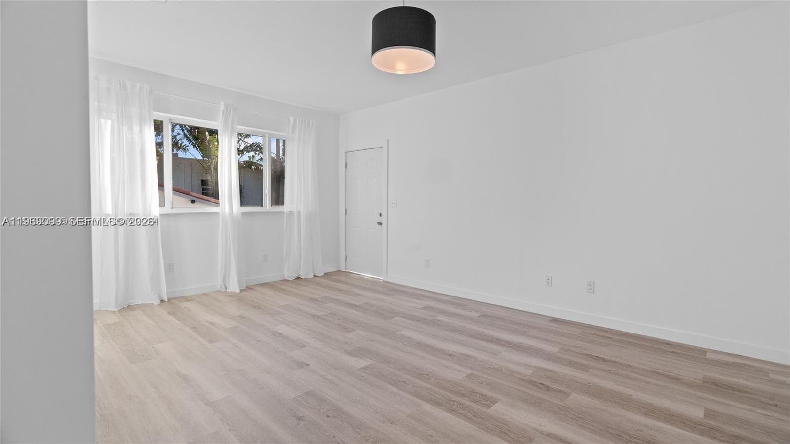 A11969099 — Miami Beach — 78