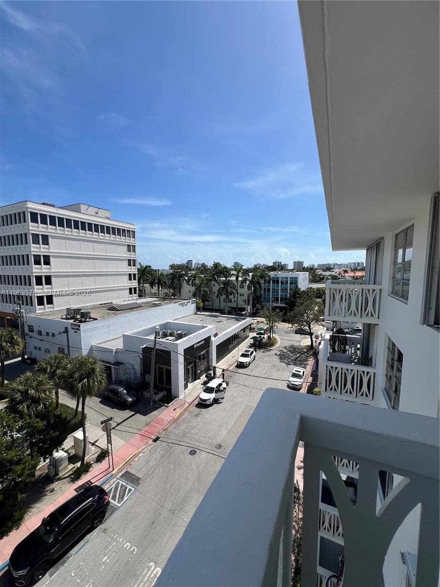 A11969378 — Miami Beach — 2
