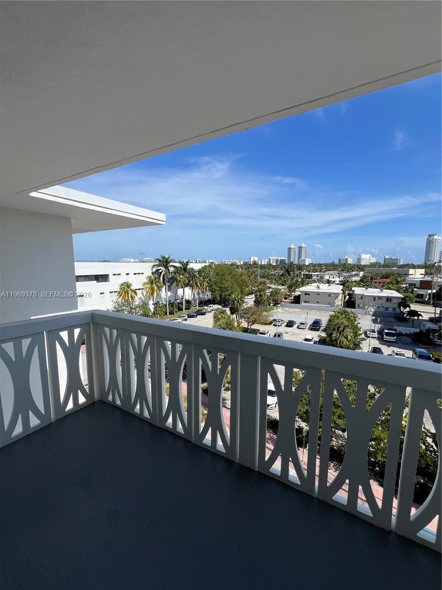 A11969378 — Miami Beach — 6