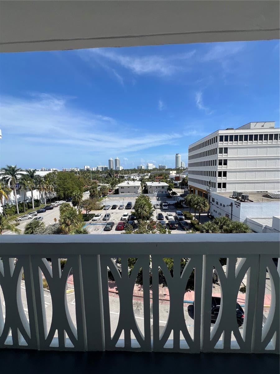 A11969378 — Miami Beach — 3