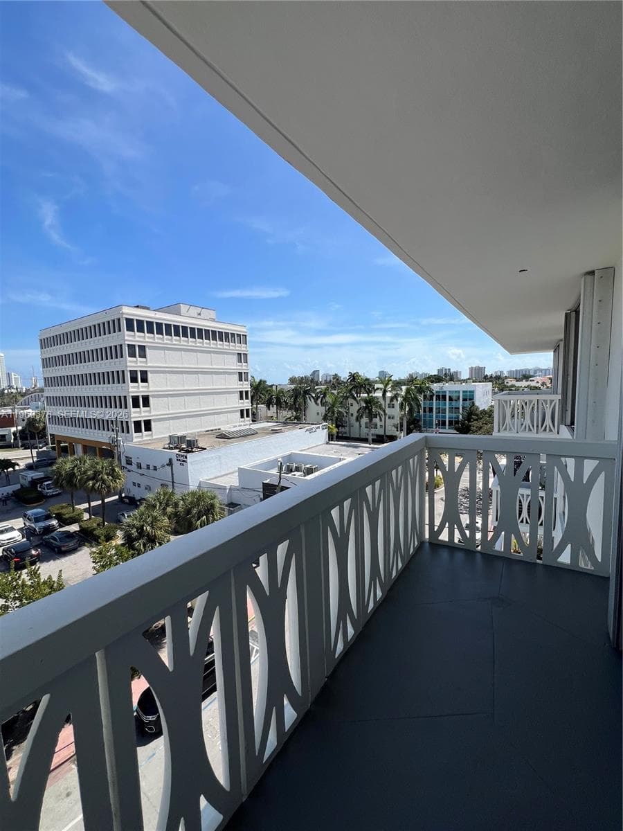 A11969378 — Miami Beach — 5