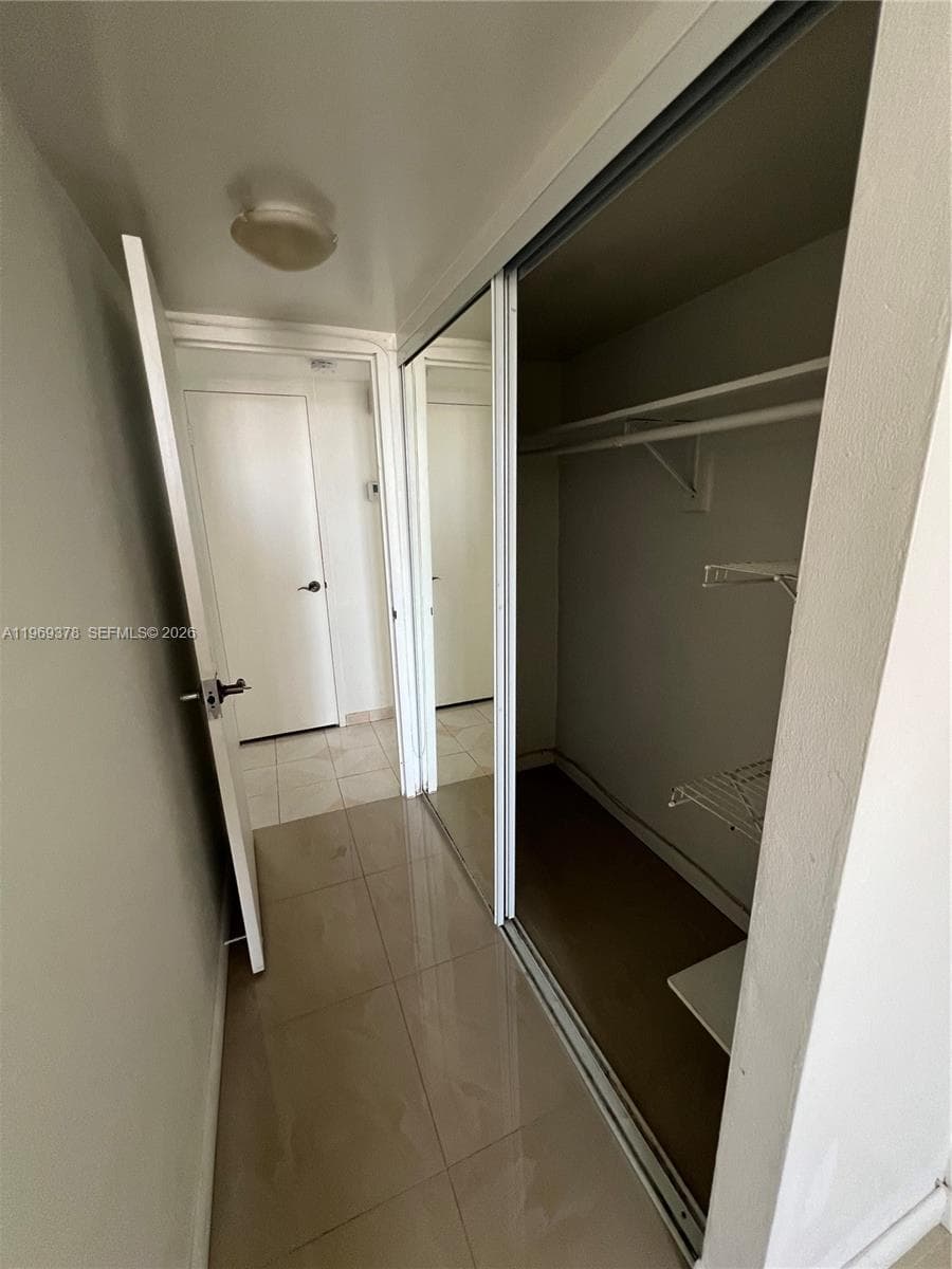 A11969378 — Miami Beach — 20