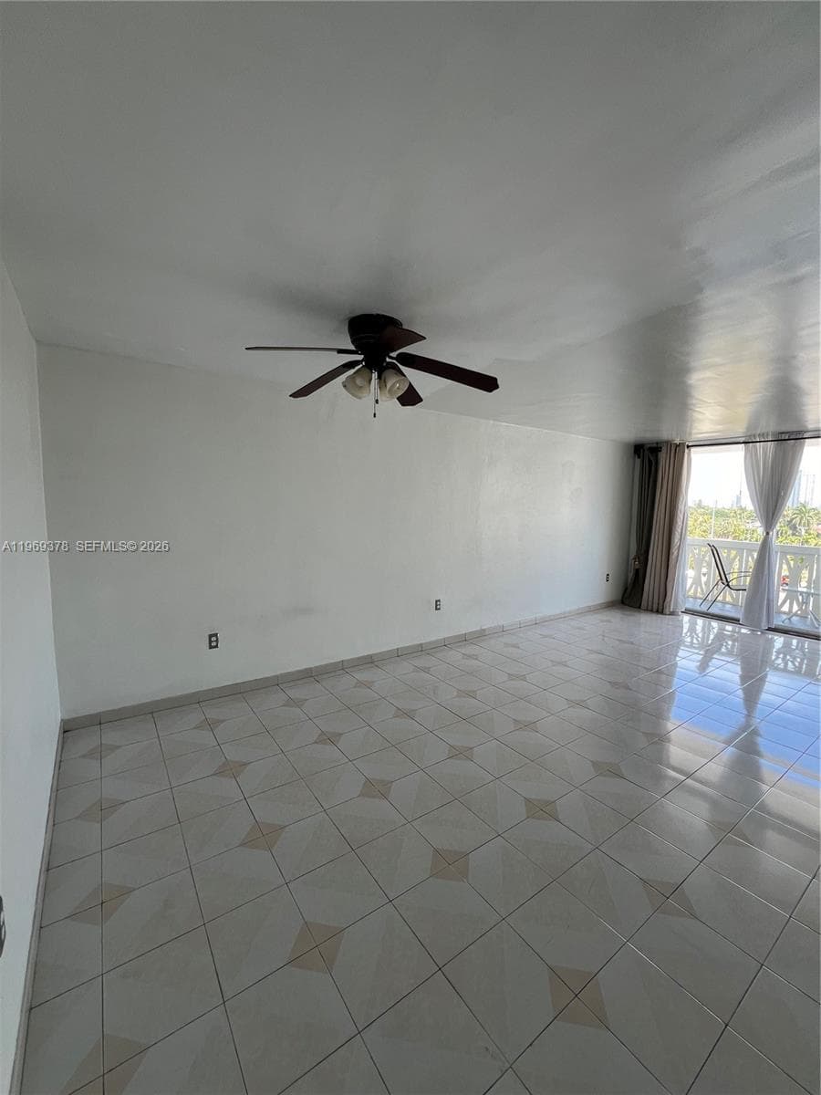 A11969378 — Miami Beach — 9