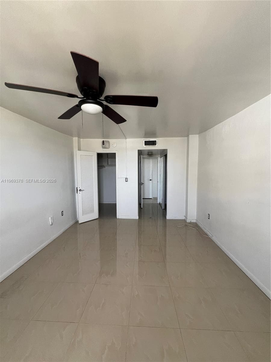 A11969378 — Miami Beach — 18