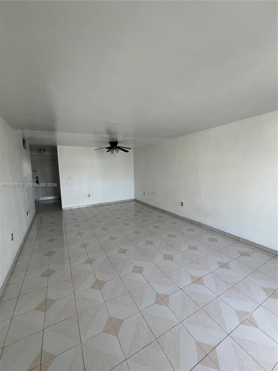 A11969378 — Miami Beach — 15