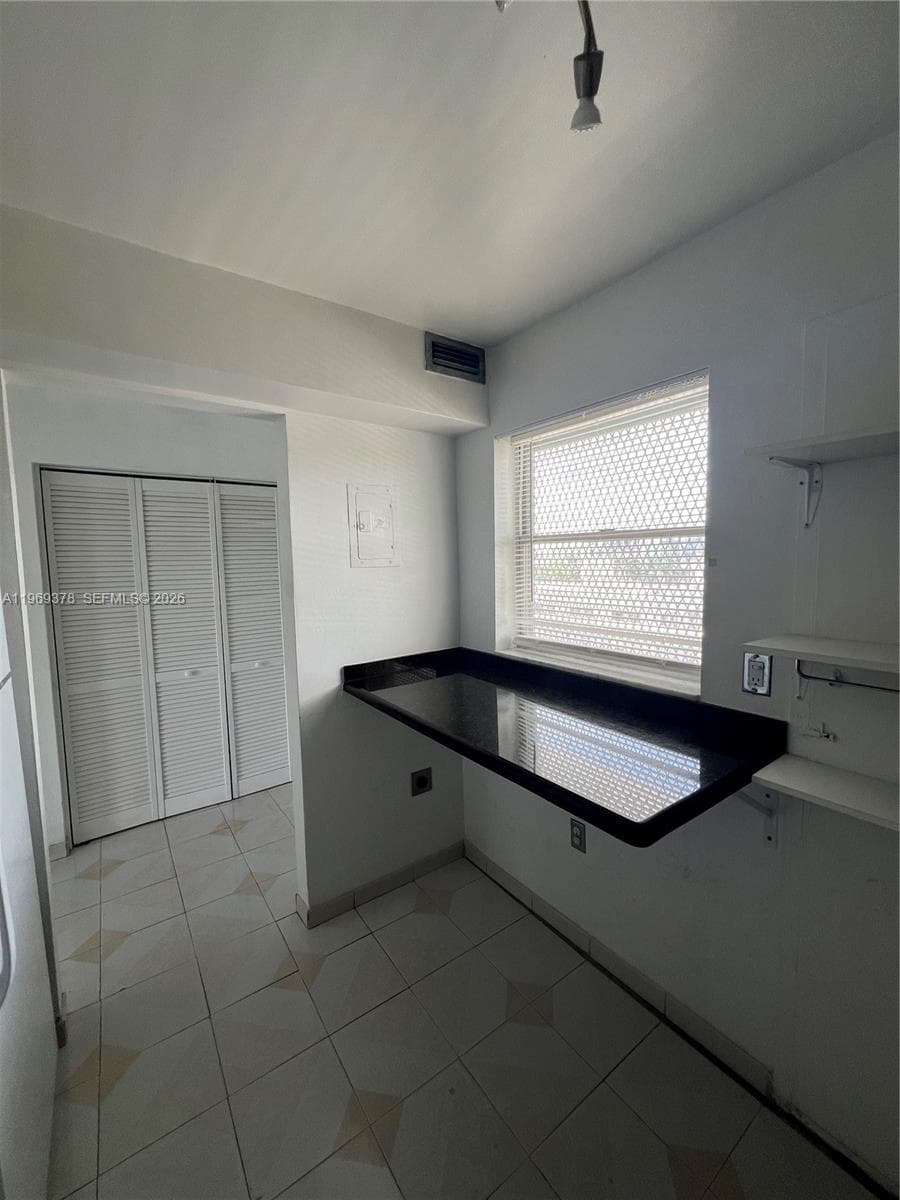 A11969378 — Miami Beach — 11