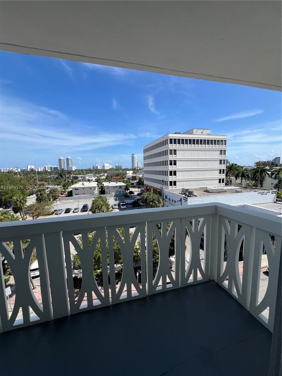 A11969378 — Miami Beach — 4