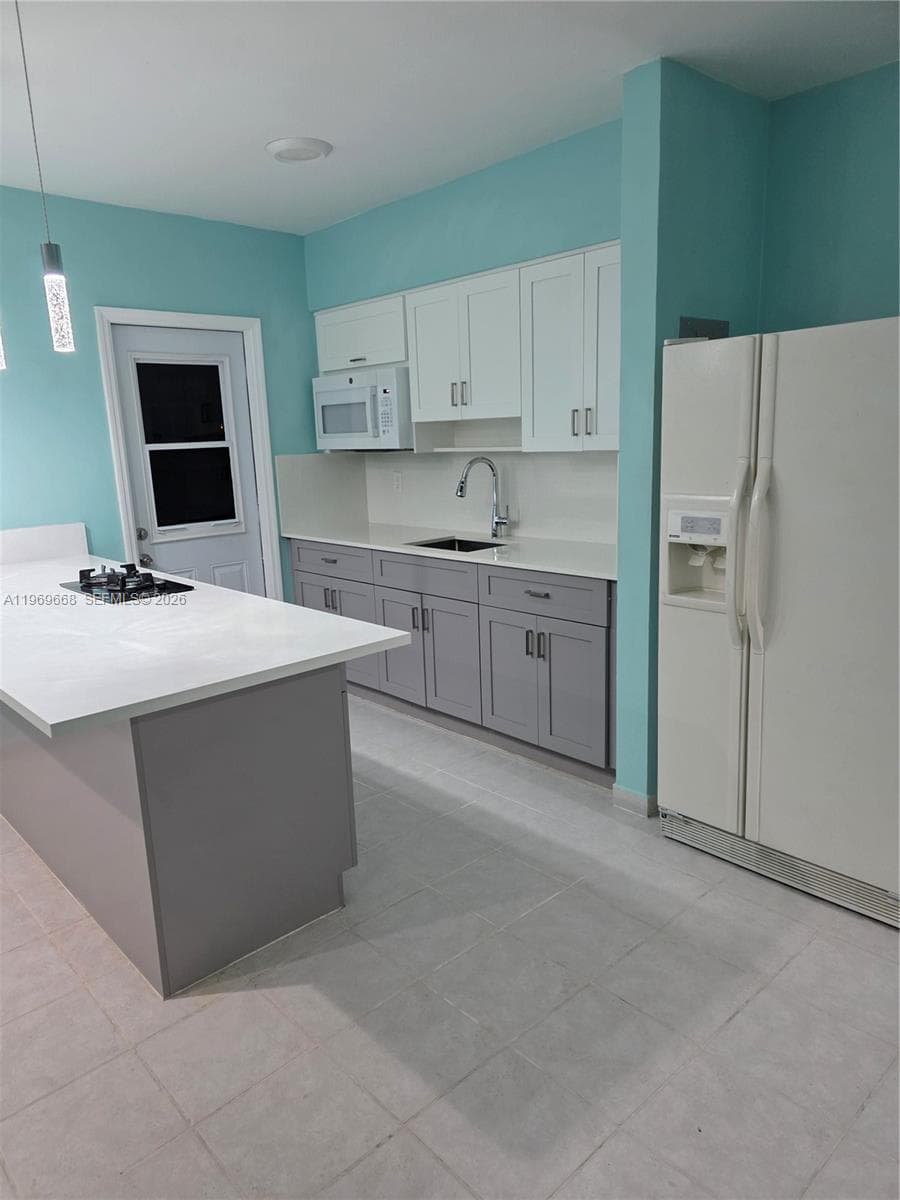 A11969668 — Miami Beach — 7
