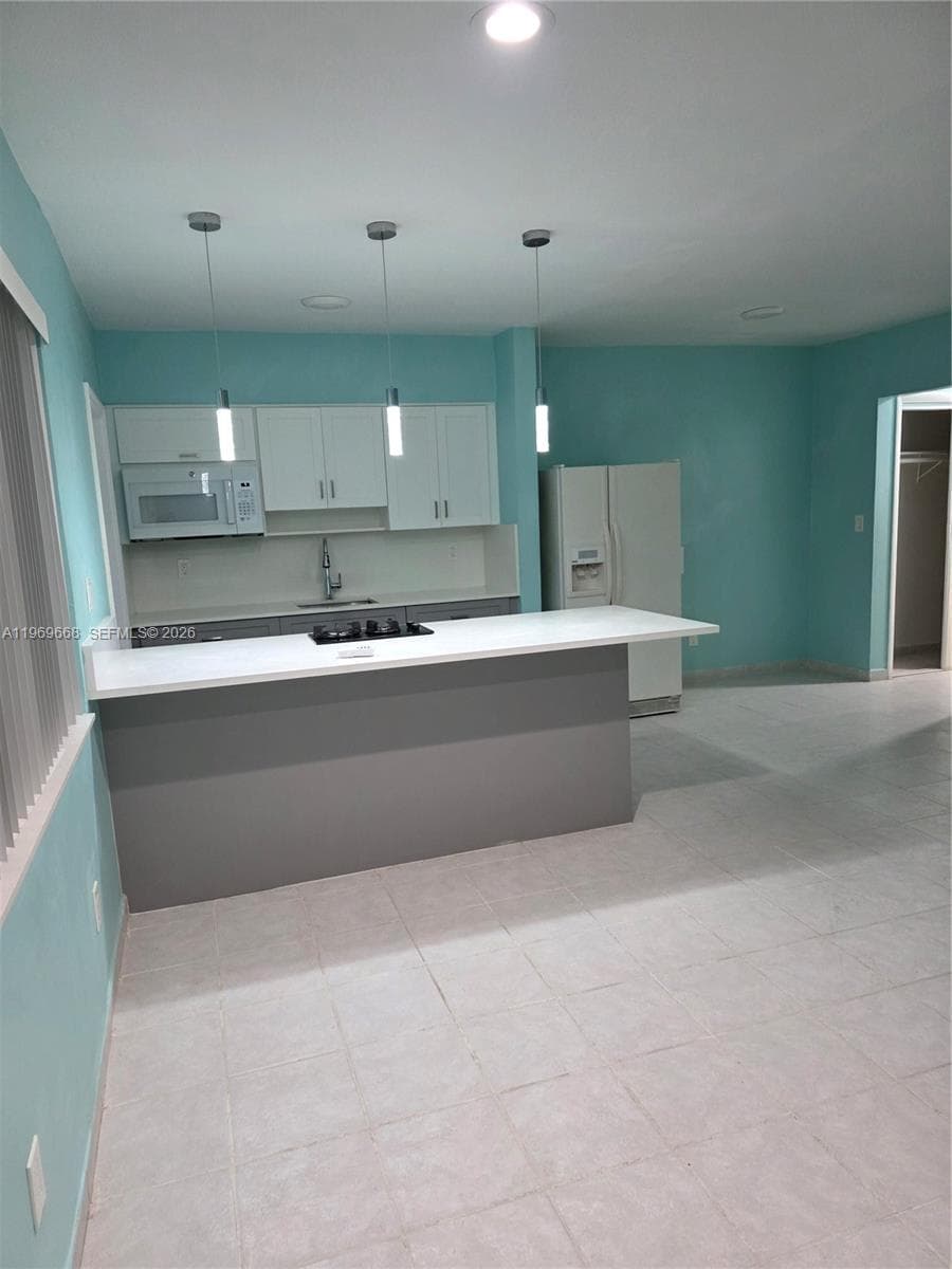 A11969668 — Miami Beach — 5