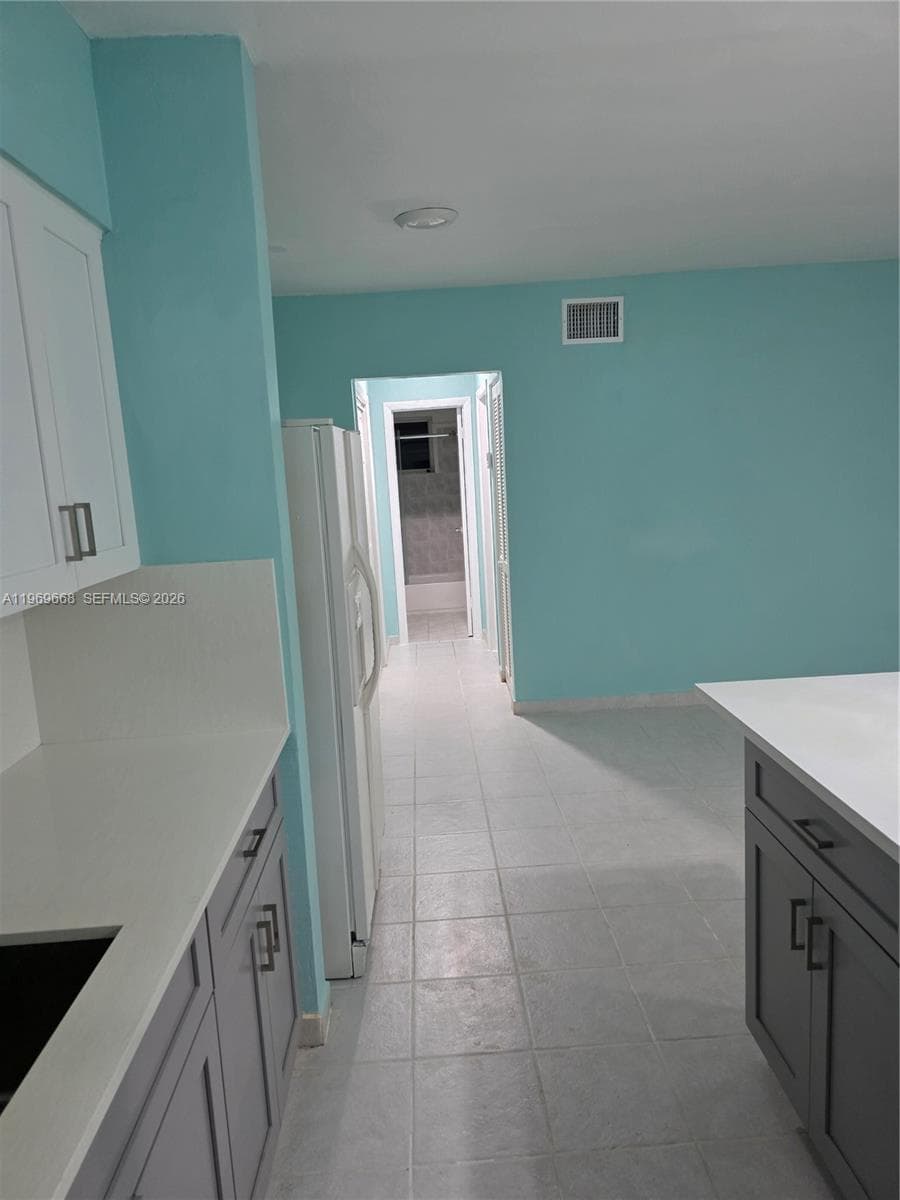 A11969668 — Miami Beach — 9