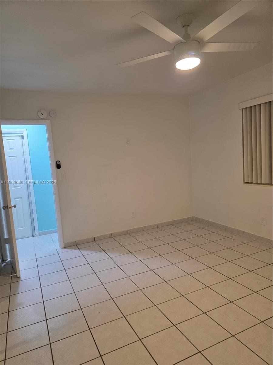 A11969668 — Miami Beach — 11