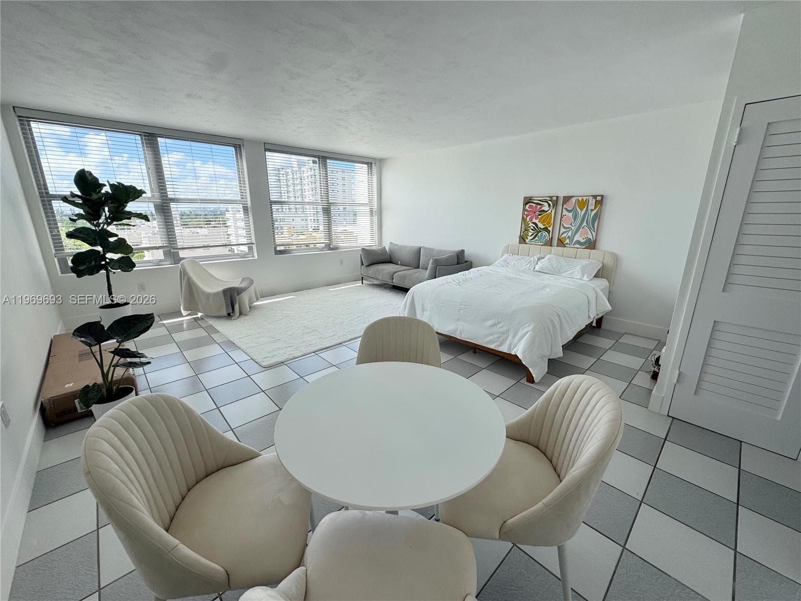 A11969693 — Miami Beach