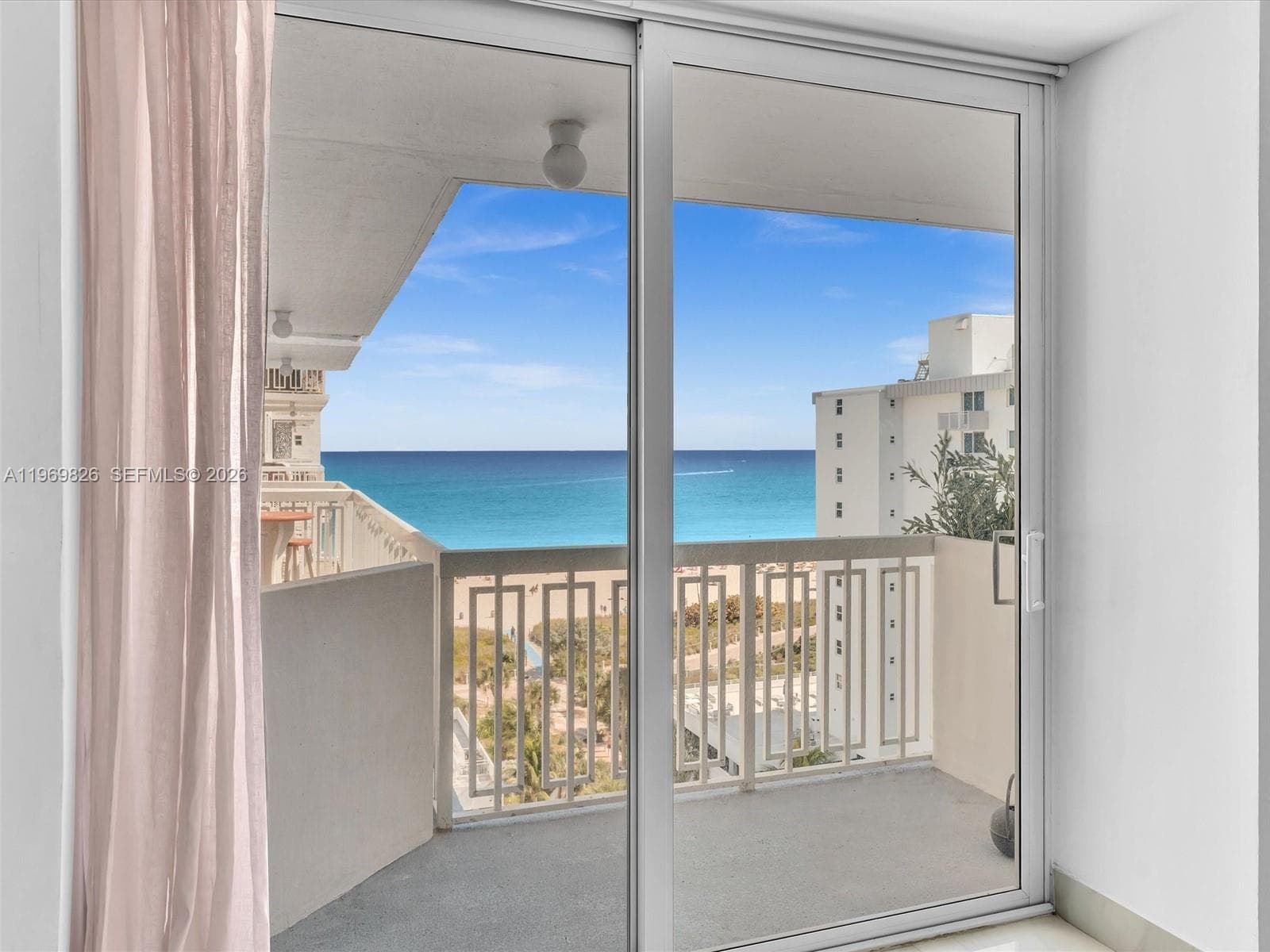 A11969826 — Miami Beach