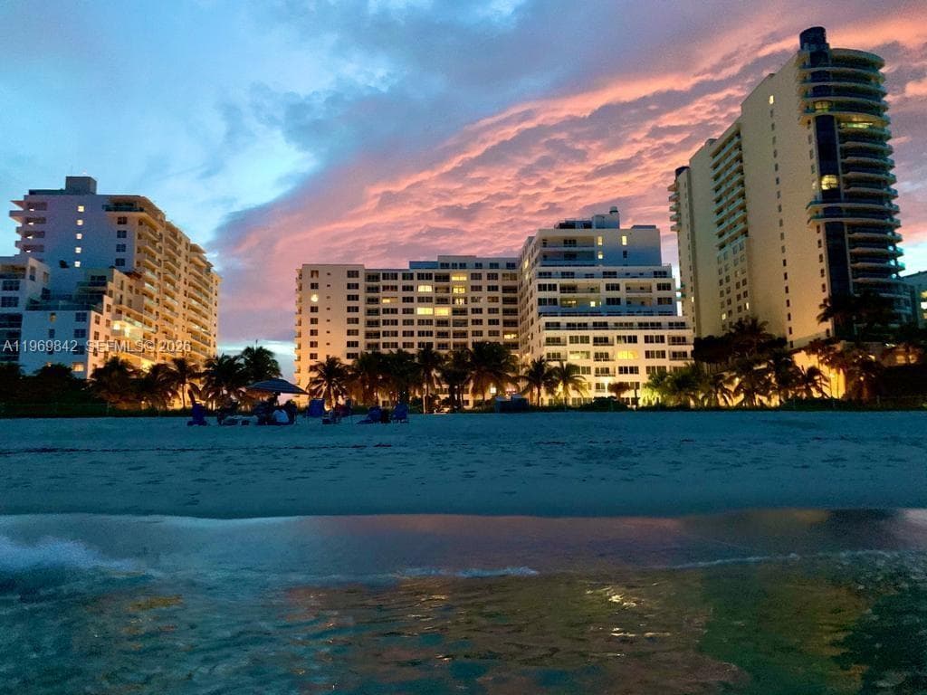 A11969842 — Miami Beach — 13