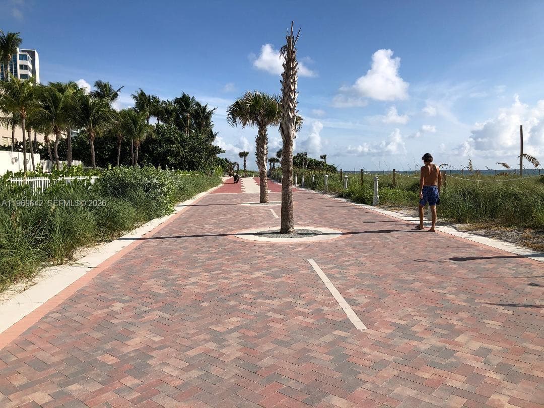 A11969842 — Miami Beach — 14