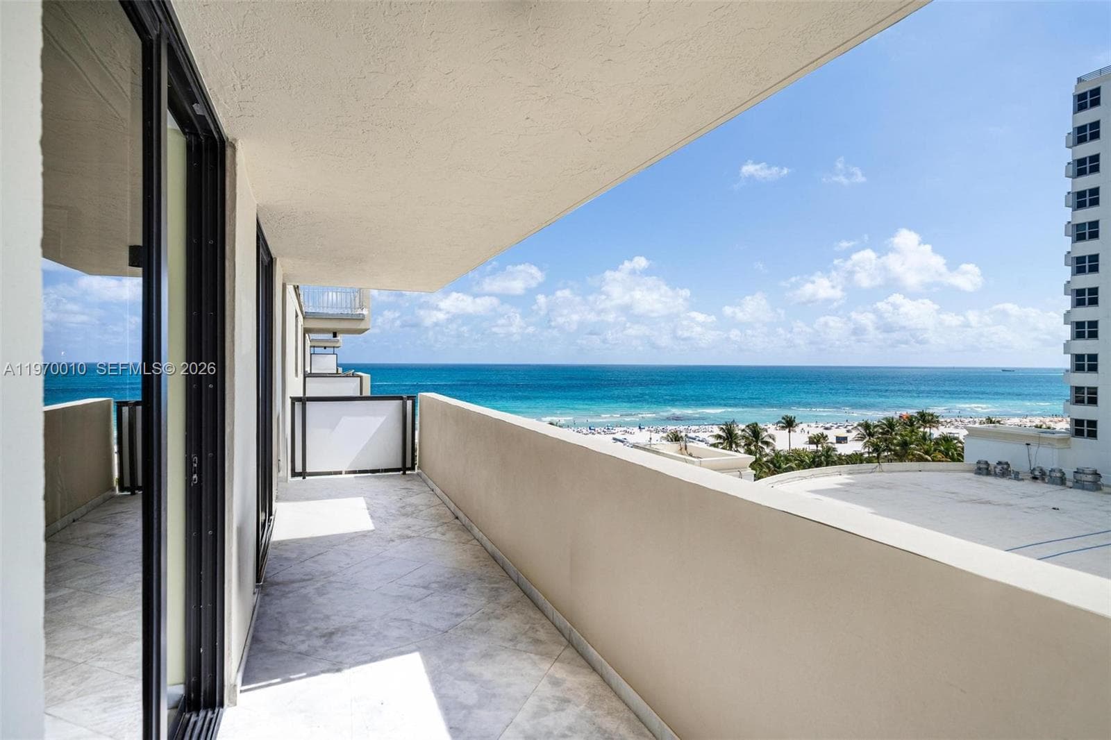 A11970010 — Miami Beach — 6