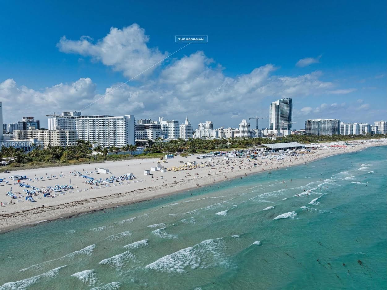 A11970010 — Miami Beach — 46