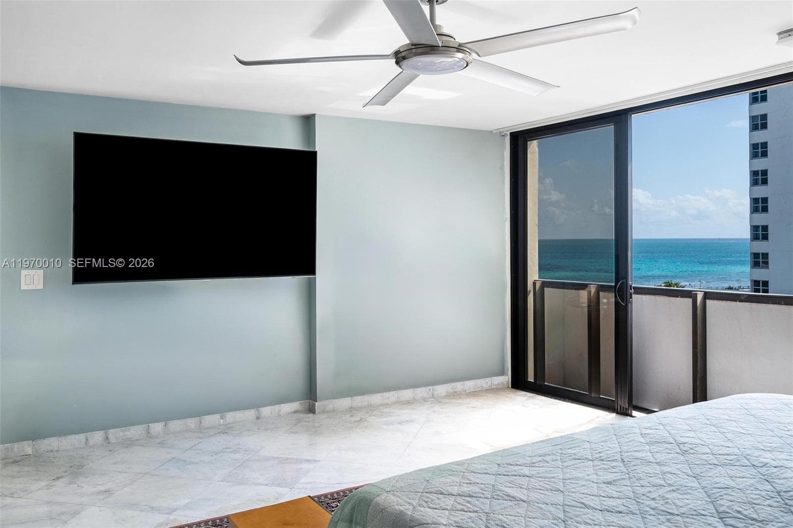 A11970010 — Miami Beach — 8
