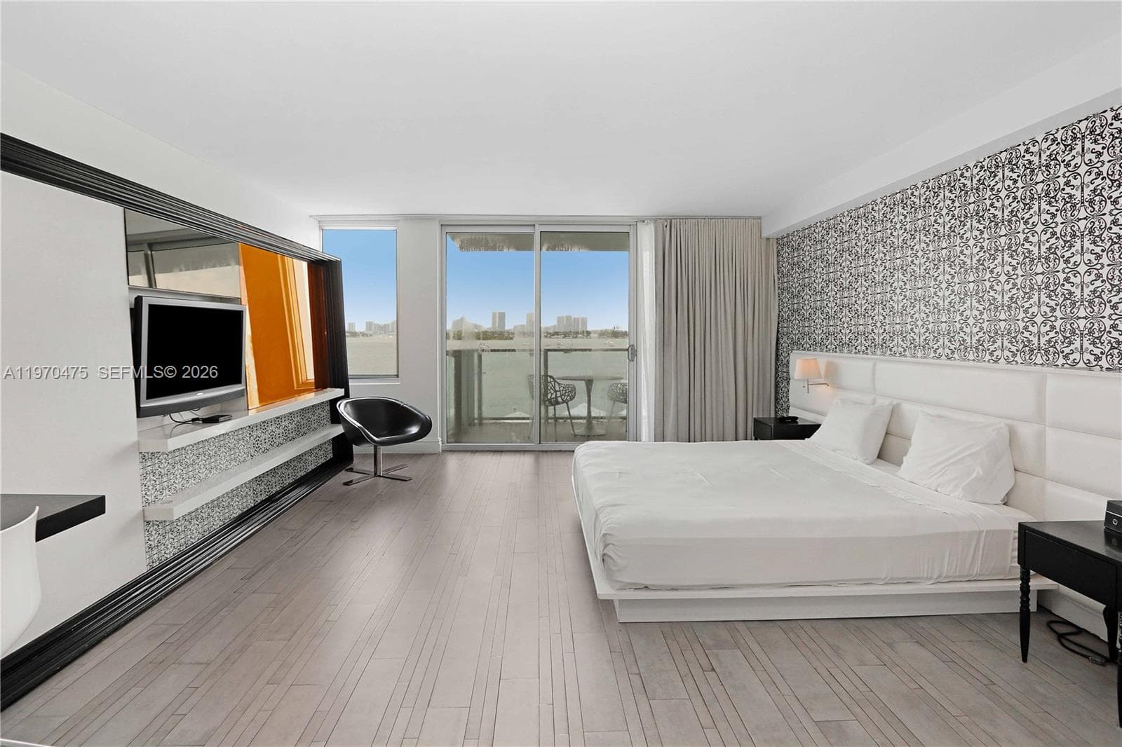 A11970475 — Miami Beach — 10