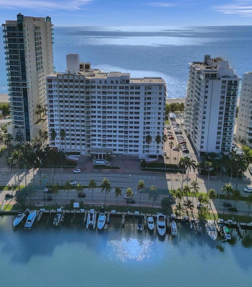 A11970601 — Miami Beach — 46