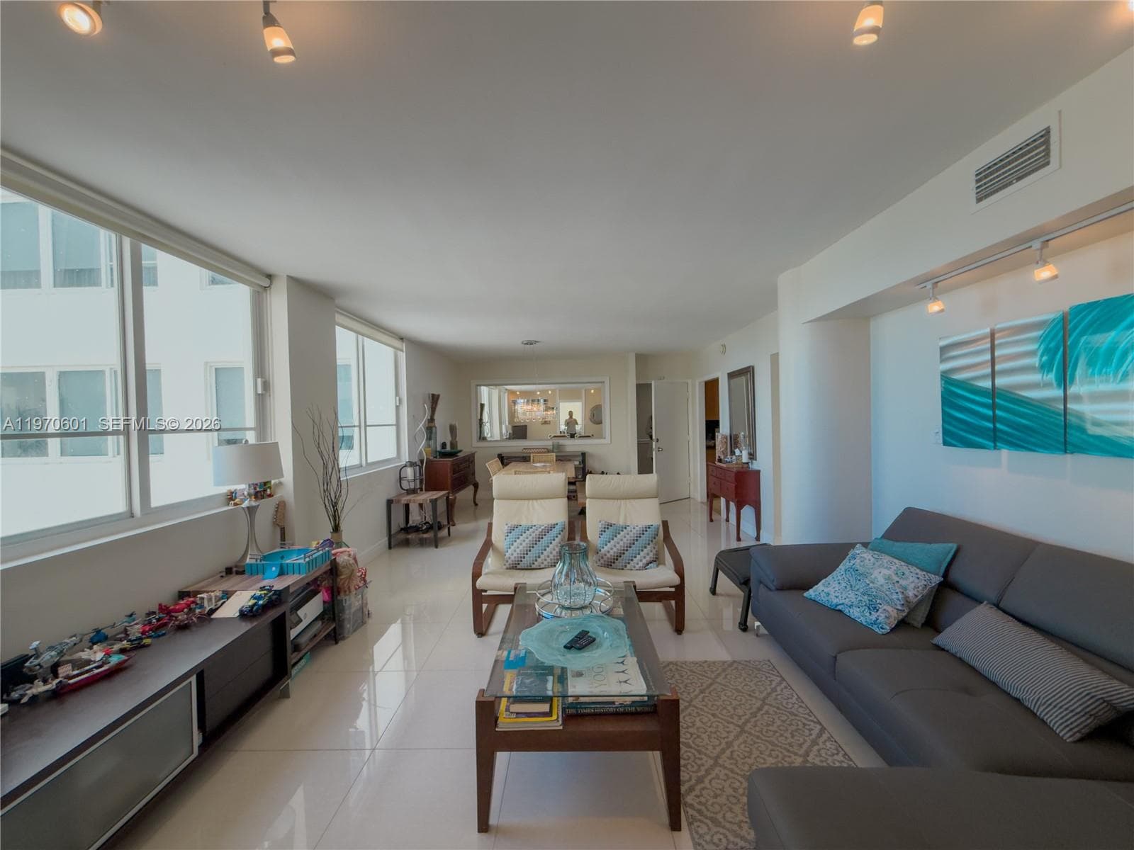 A11970601 — Miami Beach — 14