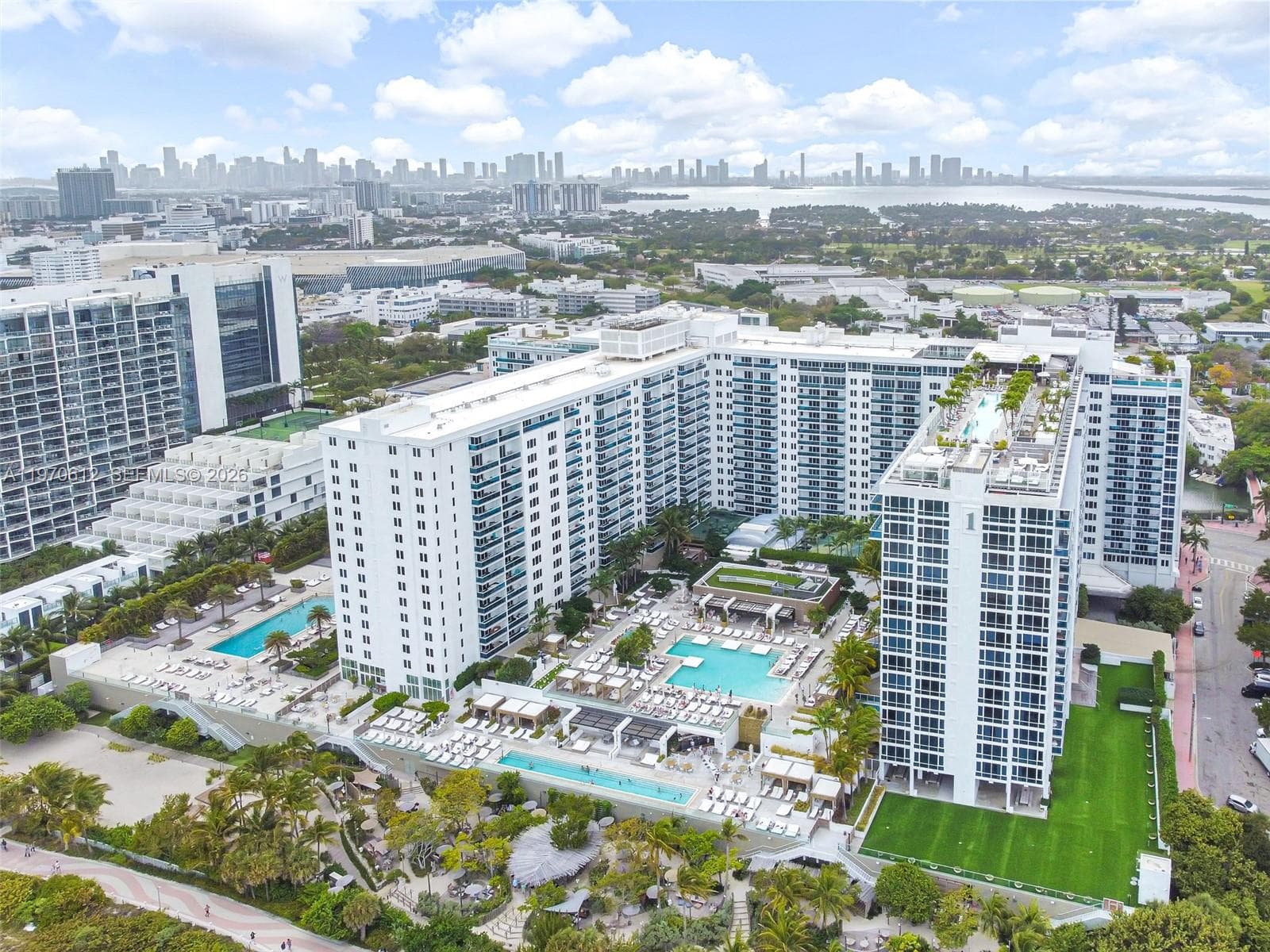 A11970612 — Miami Beach — 33