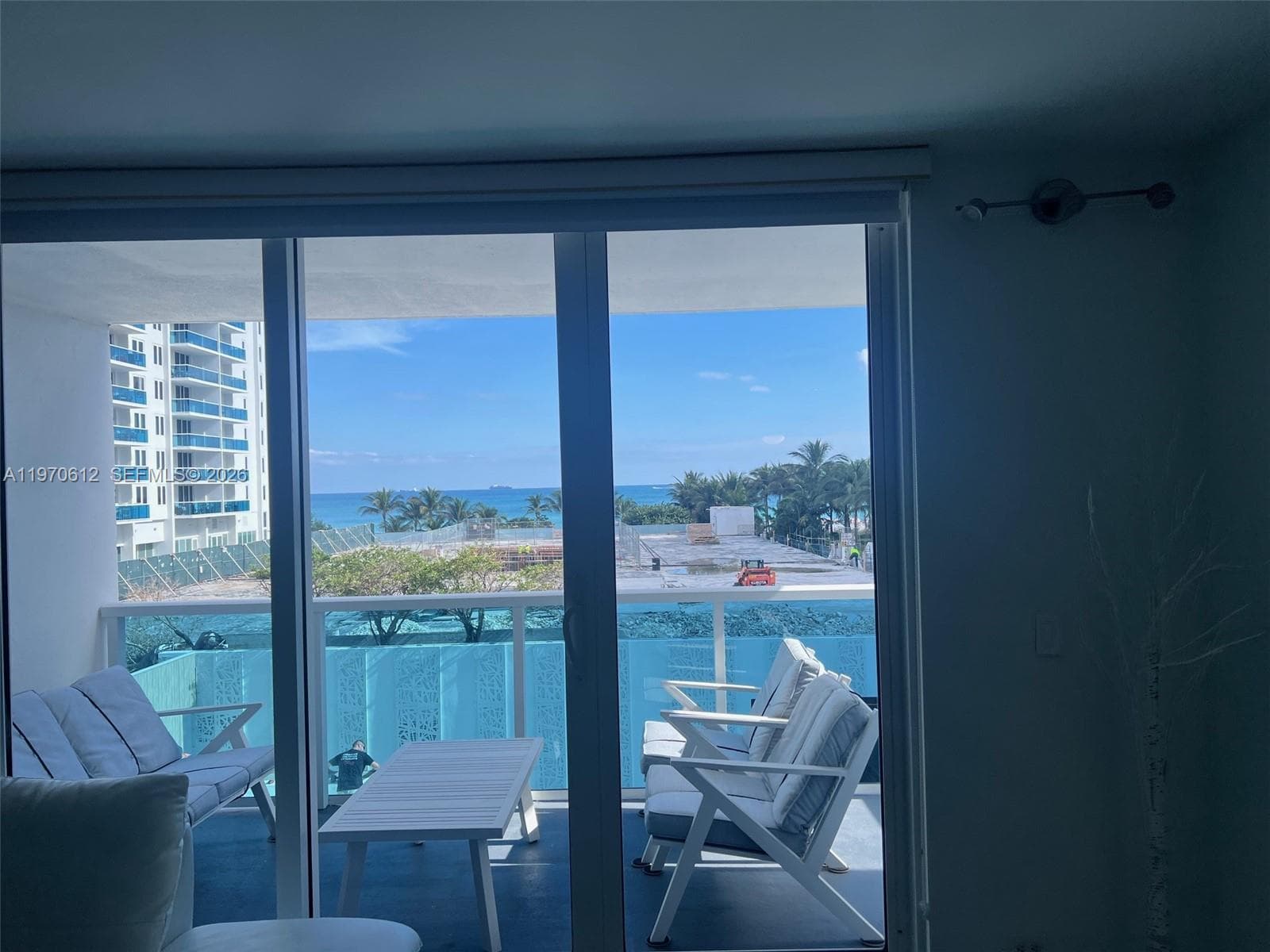 A11970612 — Miami Beach — 41