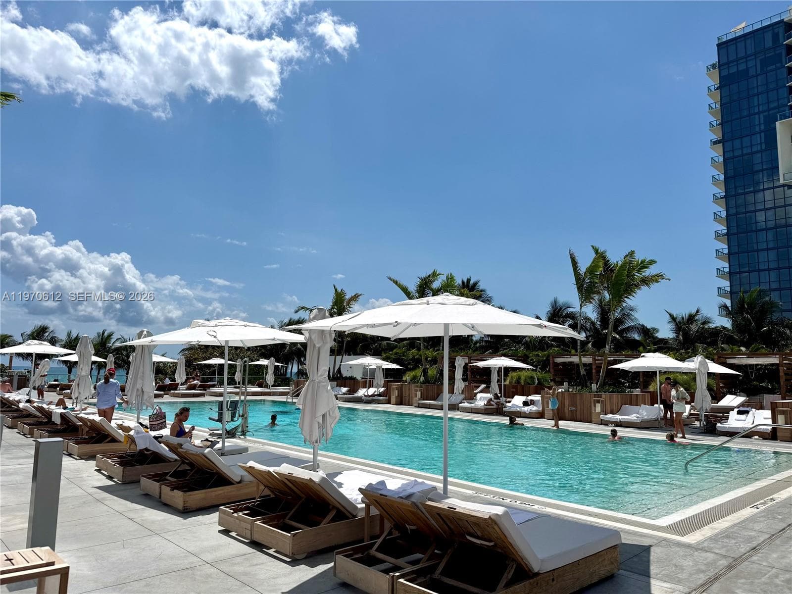 A11970612 — Miami Beach — 4