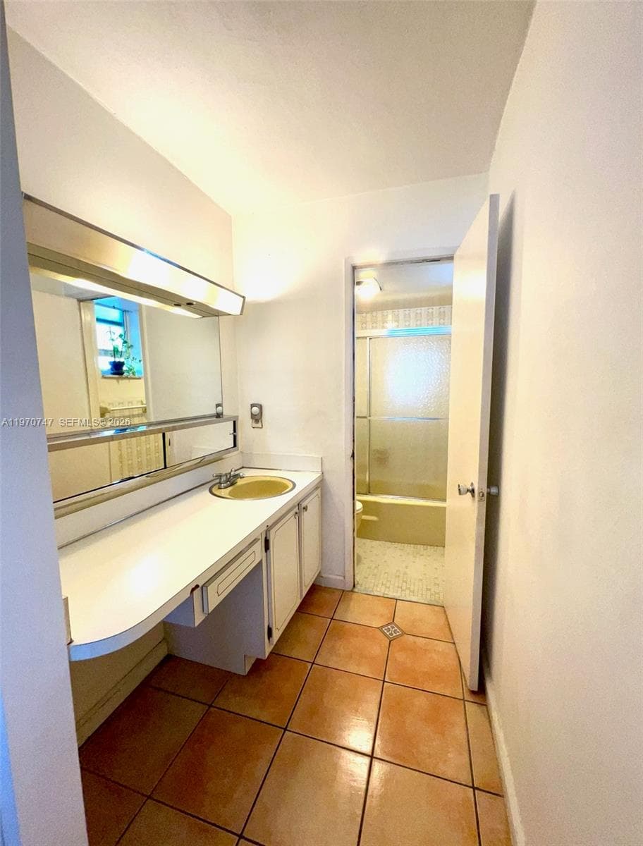 A11970747 — Miami Beach — 18